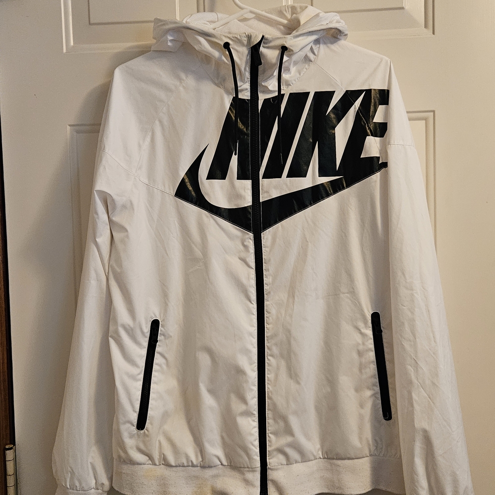 Nike Men's White Windbreaker with Black Accents
